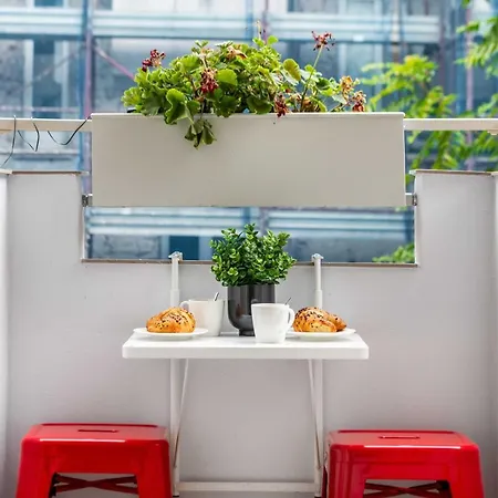 Prada & Bocconi - Cozy Studio, Fast Wifi, Tram דירה מילאנו